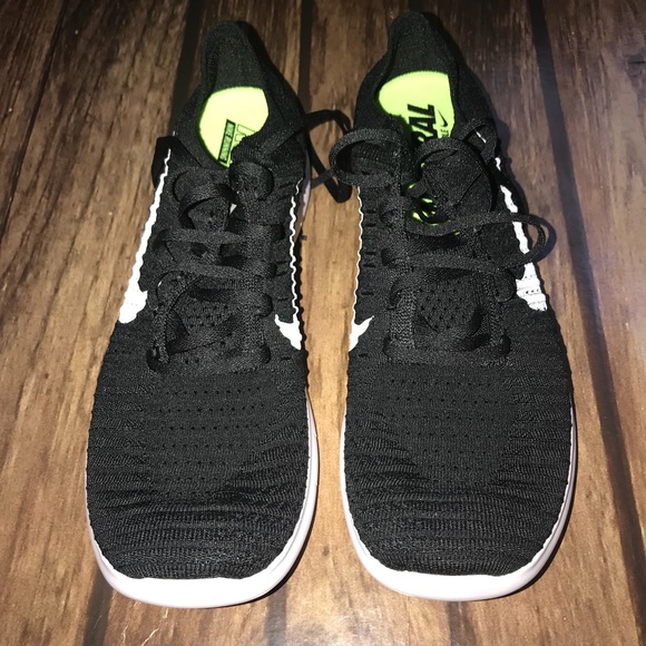 NIKE  7
Mens Free Rn Flyknit Running Shoe - Picture 2 of 4